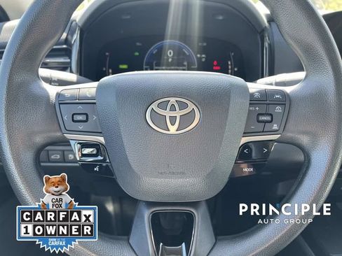 Used 2025 Toyota Camry LE FWD image 17