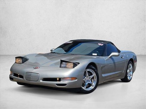 Used 2001 Chevrolet Corvette Convertible w/ Preferred Equipment Group2 RWD image 4