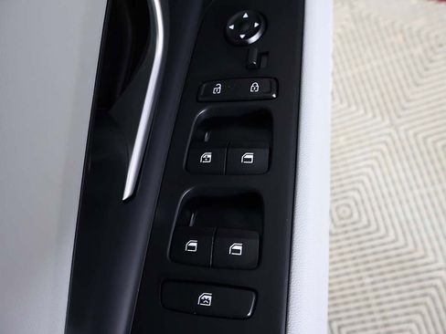 Certified 2025 Hyundai Elantra Limited image 37