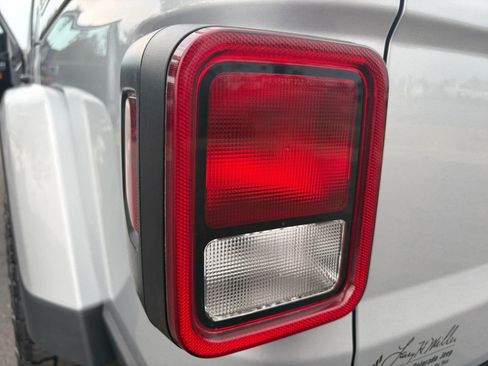Used 2023 Jeep Gladiator Mojave w/ Cold Weather Group AWD/4WD image 31