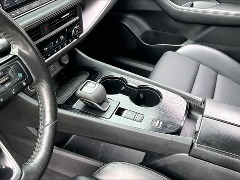 Certified 2023 Nissan Rogue SV w/ SV Premium B Package FWD image 16