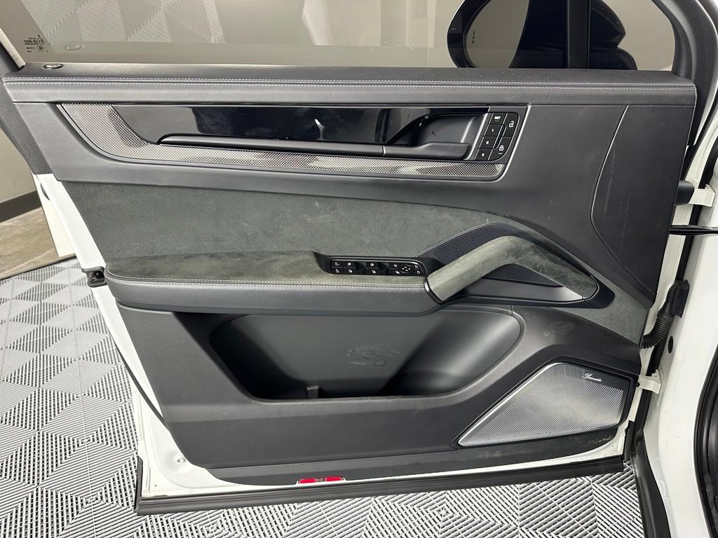 Certified 2024 Porsche Cayenne Turbo GT AWD/4WD image 17