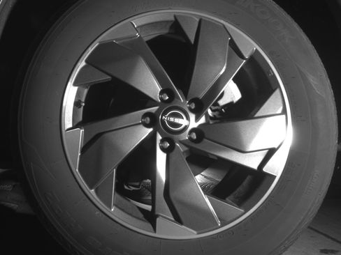 Used 2025 Nissan Rogue SV AWD/4WD image 14