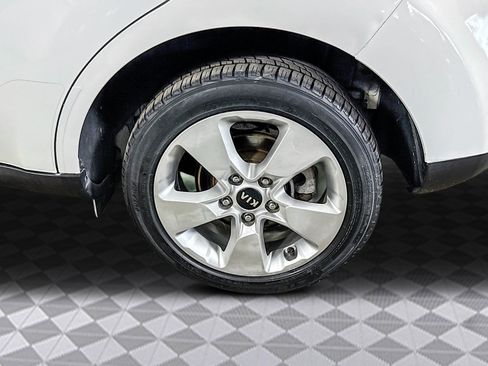 Used 2018 Kia Soul Base image 33