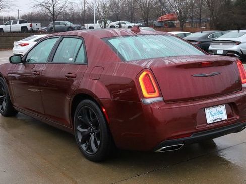 Used 2022 Chrysler 300 S image 6