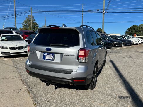 Used 2018 Subaru Forester 2.5i Premium w/ All-Weather Package image 11