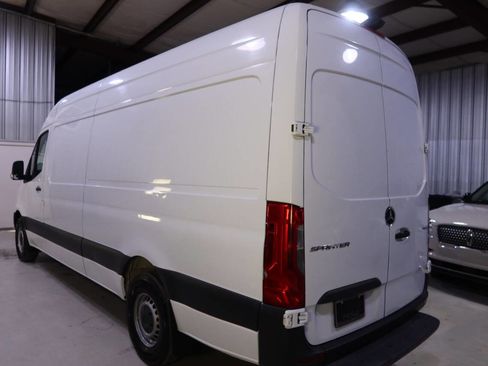 Used 2021 Mercedes-Benz Sprinter 2500 w/ Driver Convenience Package image 3