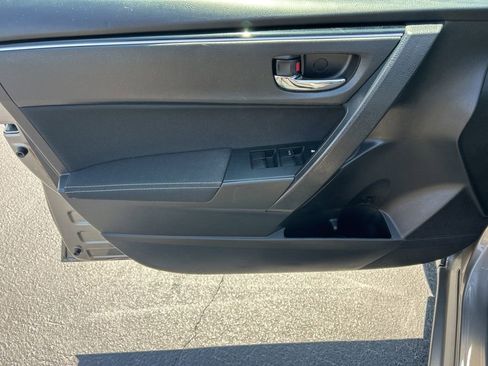 Used 2018 Toyota Corolla LE w/ LE Premium Package FWD image 3