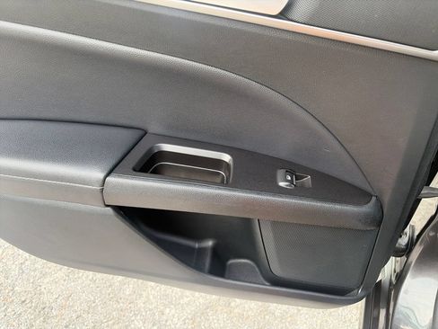 Used 2017 Ford Fusion SE w/ Fusion SE Technology Package FWD image 39