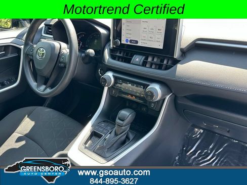 Used 2025 Toyota RAV4 XLE FWD image 15