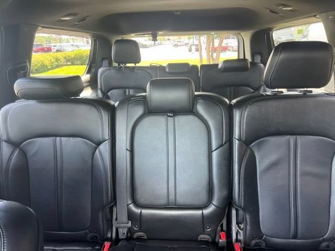 Used 2024 Jeep Wagoneer Series II w/ Flexible Seating Group AWD/4WD image 18