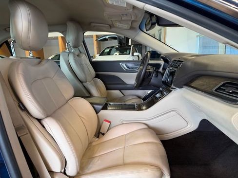 Used 2017 Lincoln Continental Select w/ Climate Package FWD image 23