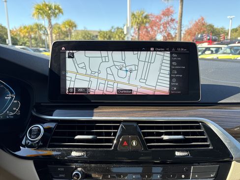 Certified 2023 BMW 530e xDrive w/ Premium Package image 24