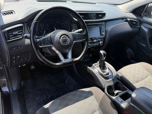 Used 2022 Nissan Rogue Sport SV image 15