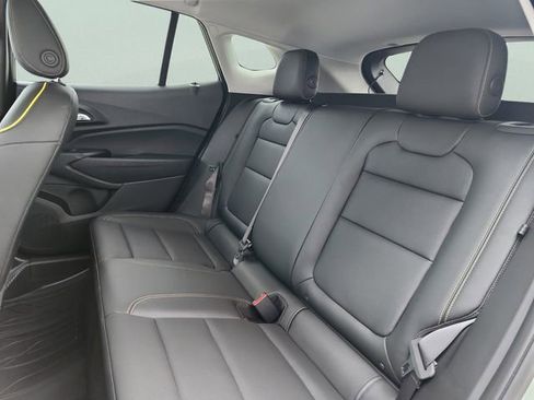 Certified 2025 Chevrolet Trax ACTIV image 17