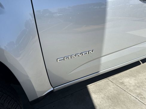 Used 2017 GMC Canyon SLE w/ SLE Convenience Package image 27