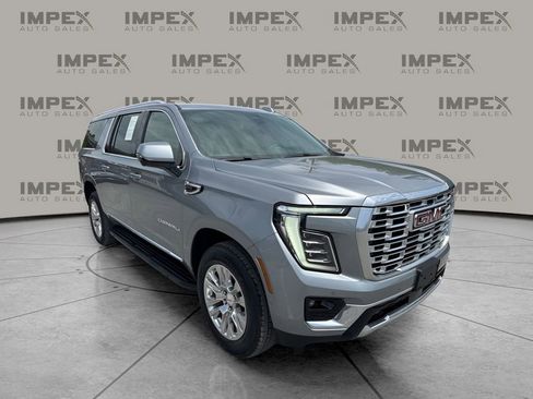 Used 2025 GMC Yukon XL Denali AWD/4WD image 7