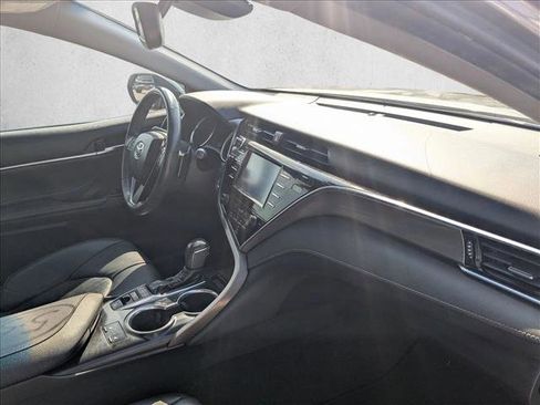 Used 2018 Toyota Camry XSE FWD image 21