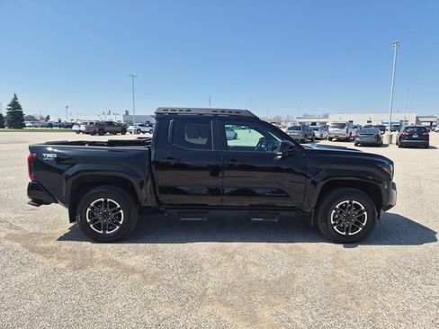 Used 2024 Toyota Tacoma TRD Sport image 4