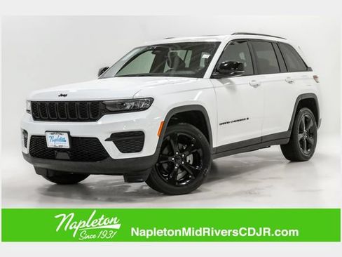 Used 2023 Jeep Grand Cherokee Altitude AWD/4WD image 1