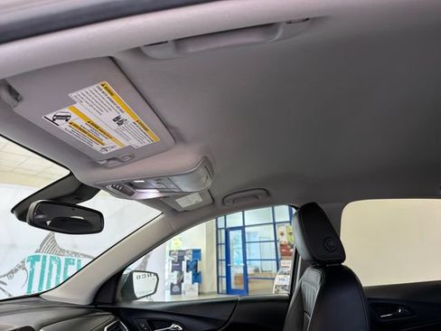Used 2018 Chevrolet Equinox Premier FWD image 25
