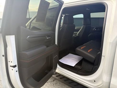 Used 2023 GMC Sierra 1500 AT4 w/ AT4 Premium Package AWD/4WD image 13