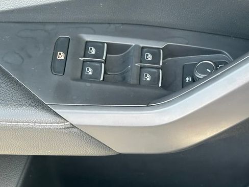 Certified 2025 Volkswagen Jetta Sport FWD image 19