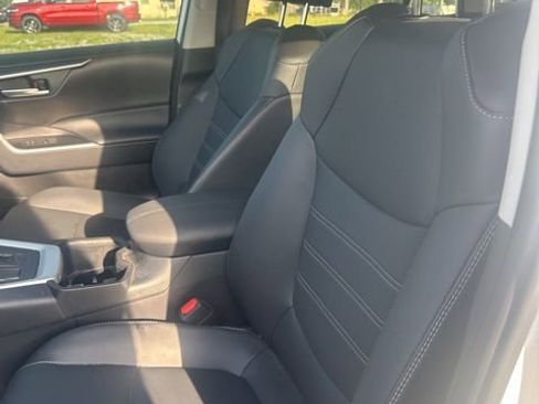 Used 2025 Toyota RAV4 XLE Premium FWD image 6