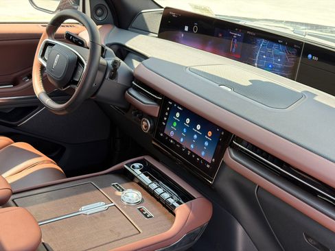 New 2027 Lincoln Navigator L Reserve AWD/4WD image 11