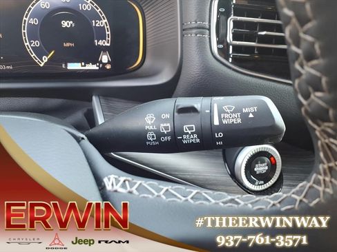 Certified 2024 Jeep Wagoneer L Series II w/ Flexible Seating Group AWD/4WD image 25