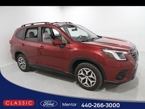 Used 2023 Subaru Forester Premium AWD/4WD image 1