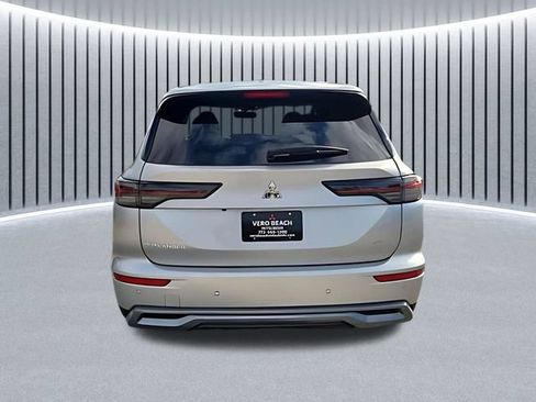 New 2026 Mitsubishi Outlander SE FWD image 5