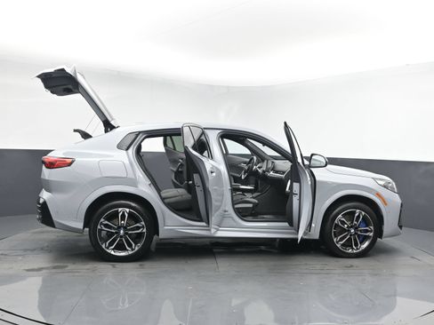 Used 2025 BMW X2 xDrive28i AWD/4WD image 26