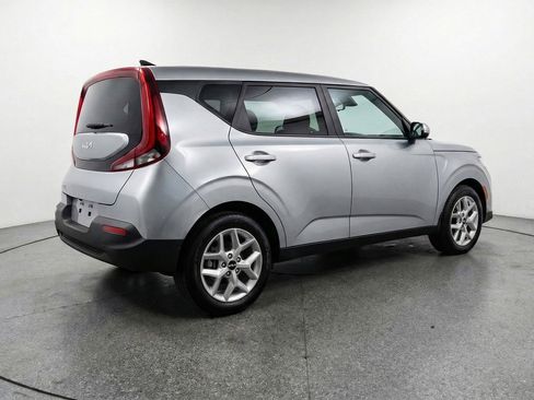 Used 2025 Kia Soul LX w/ LX Technology Package image 9