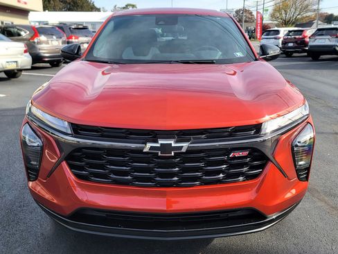 Used 2024 Chevrolet Trax RS w/ Driver Confidence Package image 2