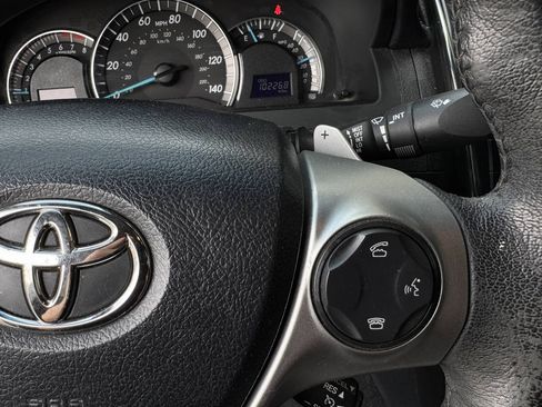 Used 2012 Toyota Camry SE FWD image 16