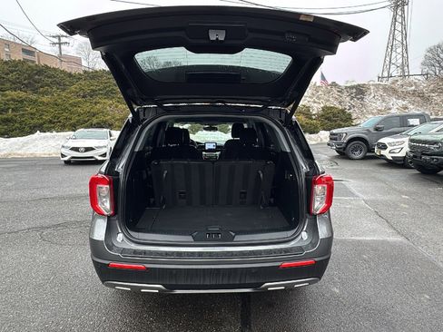 Used 2022 Ford Explorer XLT w/ Equipment Group 202A image 10