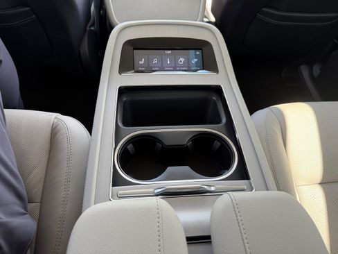 New 2026 Lincoln Navigator L Reserve AWD/4WD image 18