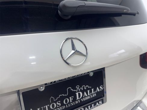 Used 2022 Mercedes-Benz GLB 250 w/ Premium Package Lite image 21