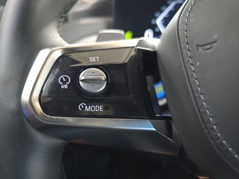 Used 2025 BMW 740i image 20