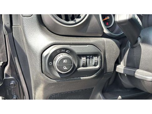 Used 2021 Jeep Gladiator Sport w/ Trailer Tow Package AWD/4WD image 17