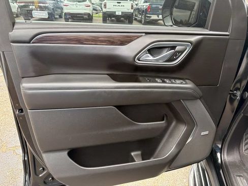Used 2023 Chevrolet Suburban LT RWD image 24