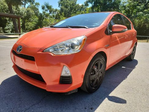 Used 2014 Toyota Prius C Two FWD image 3