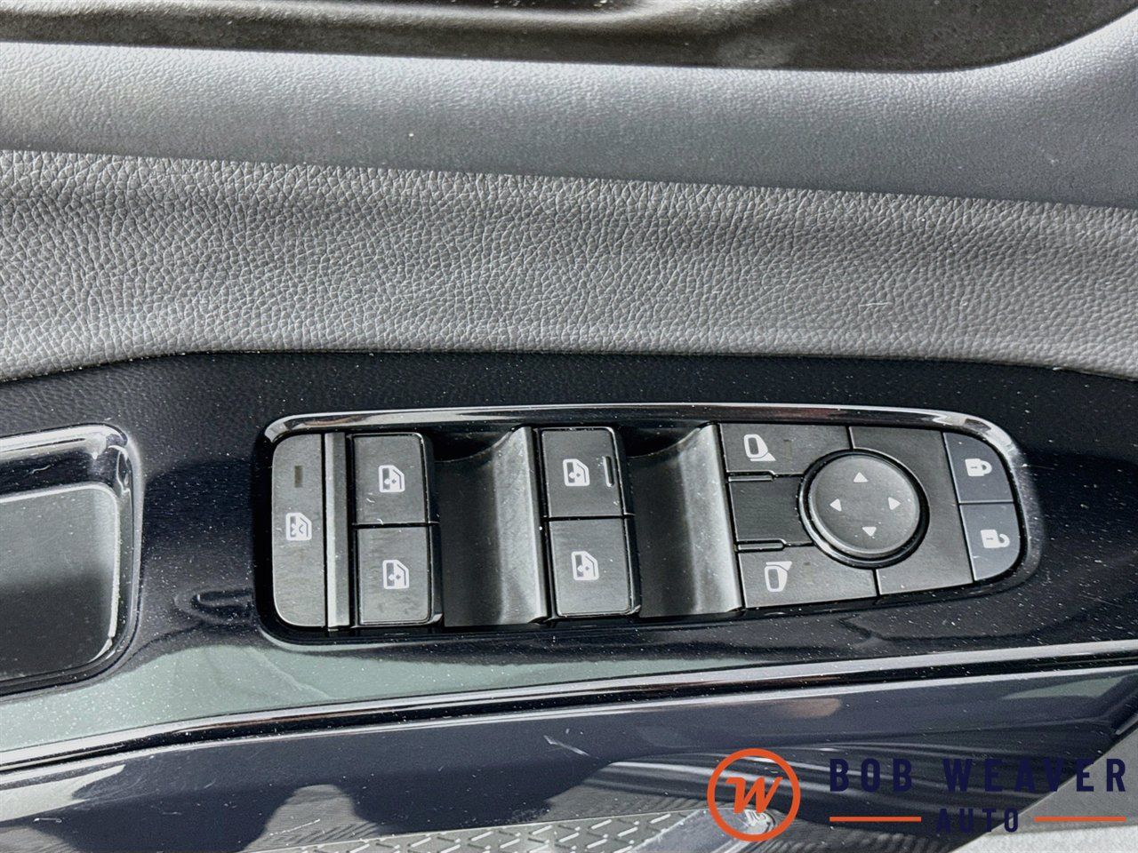 Used 2023 Nissan Pathfinder SV AWD/4WD image 21
