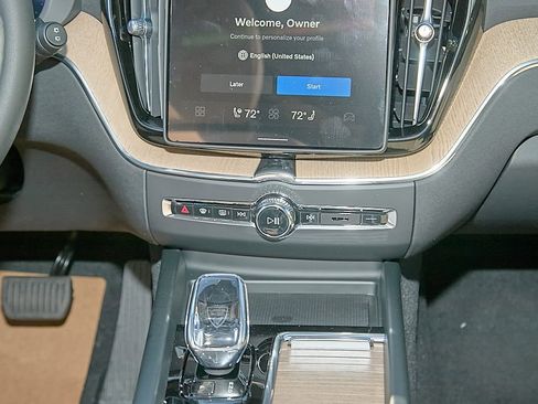 New 2026 Volvo XC60 B5 Plus w/ Protection Package Premier image 25