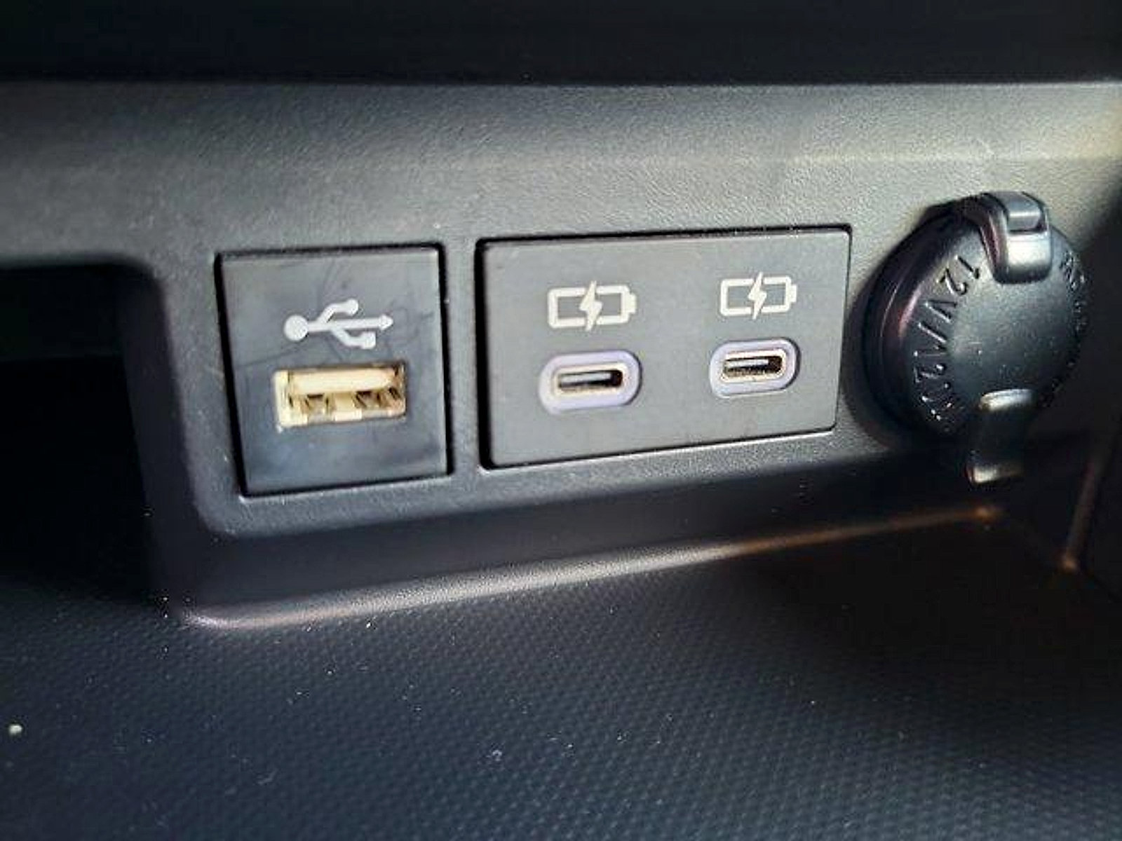 Used 2023 Toyota Highlander XLE FWD image 39