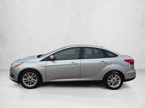 Used 2018 Ford Focus SE FWD image 9