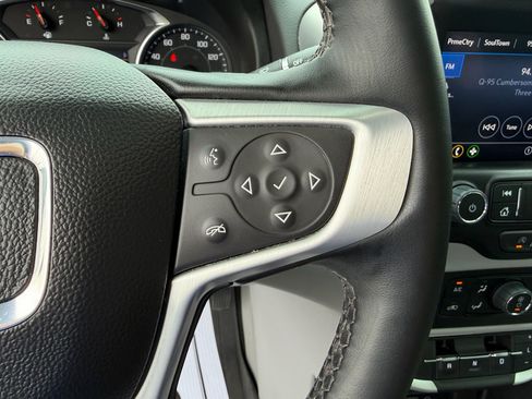 Used 2023 GMC Terrain SLT w/ Tech Package AWD/4WD image 15