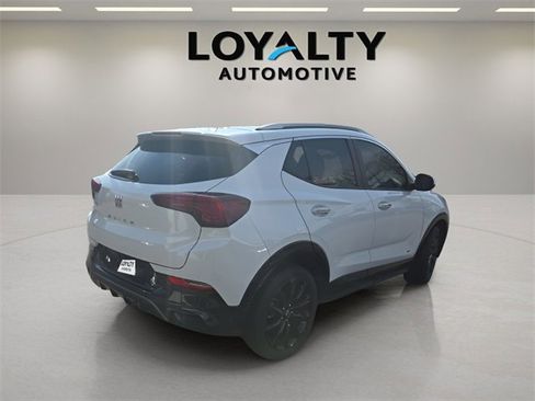 Used 2025 Buick Encore GX Sport Touring w/ Experience Buick Package image 5