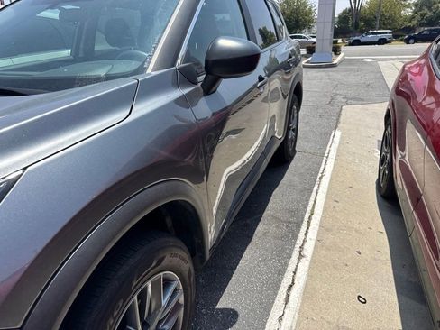 Used 2024 Nissan Rogue S FWD image 2